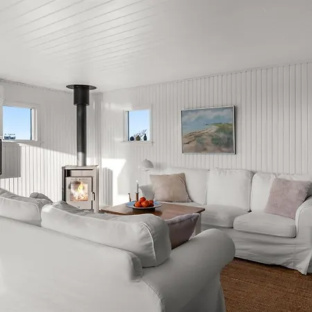 Gustav - 50m From The Sea By Interhome *