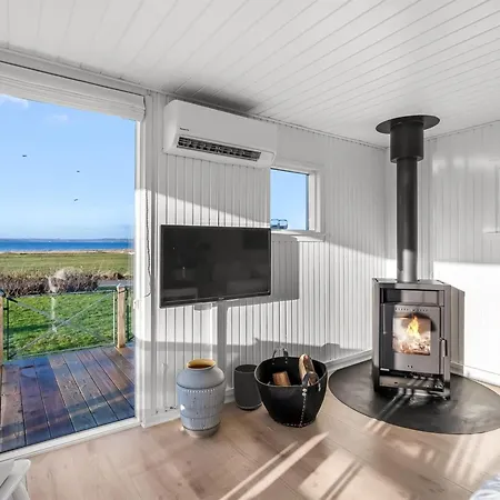 Gustav - 50m From The Sea By Interhome * Knebel