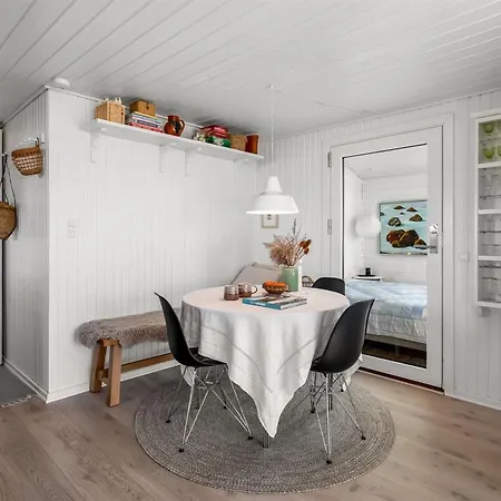 Semesterbostad Gustav - 50m From The Sea By Interhome